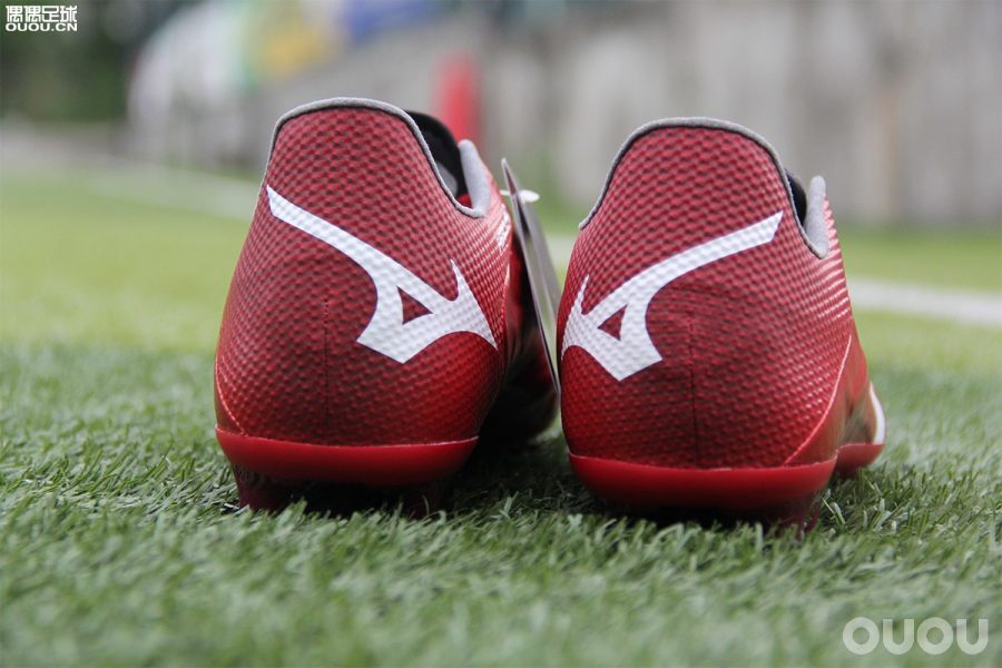 nike足球鞋全线测评,popa足球鞋实战测评