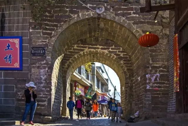 四川藏着一个静谧古城,四川被忽略的古城