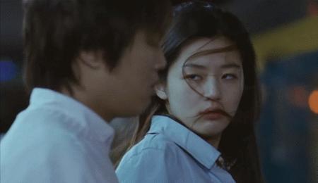 全智贤千颂伊初恋的照片,全智贤和千颂伊撒娇