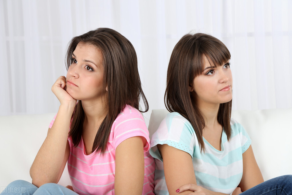 姐妹如果相处不到一起怎么远离她,对于不喜欢的姐妹你会如何对待