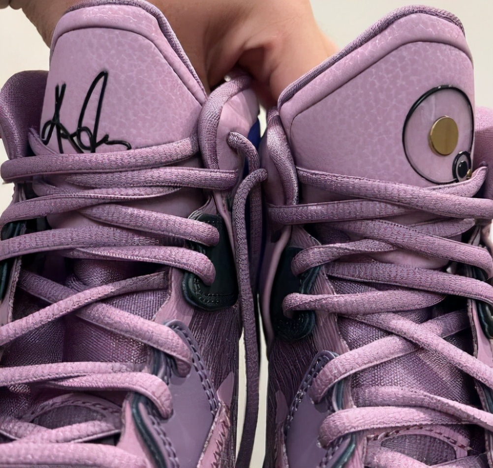 一周打三次球外场篮球鞋耐克,阿迪达斯一周鞋