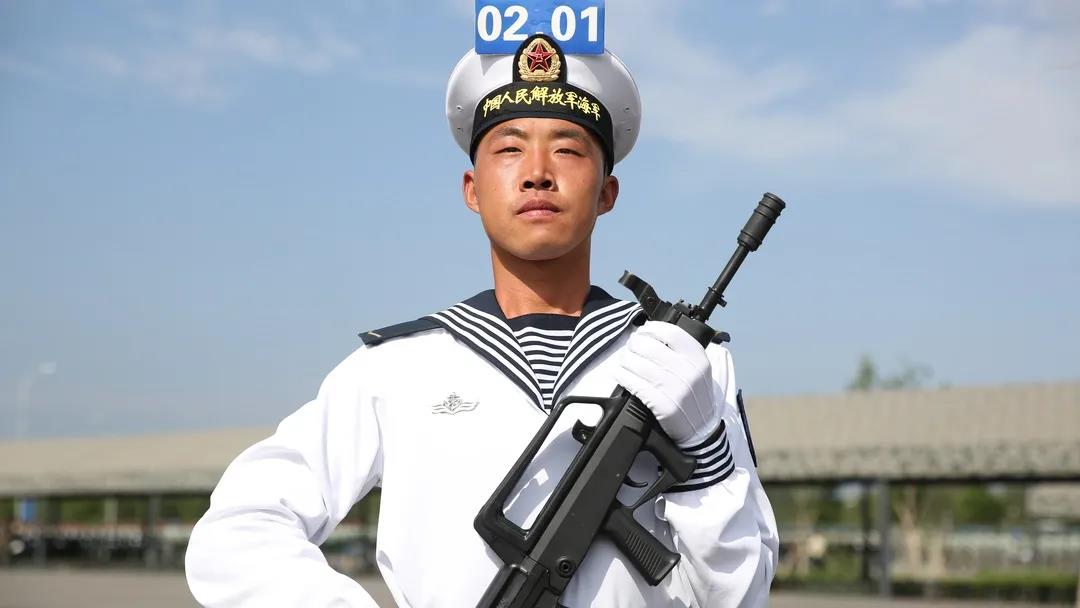 孙文强：在读博士生，参加大阅兵，亮相央视春晚，如今由上等兵变成“准军官”