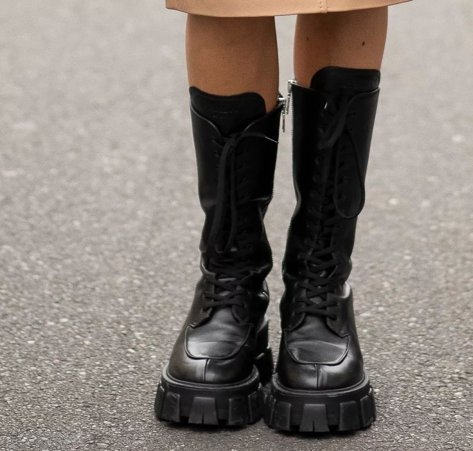 一双靴子竟然可以这么百搭,一双靴子有1kg吗