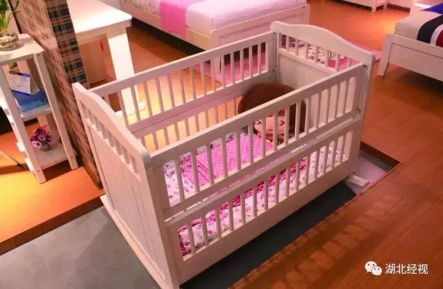 2岁宝宝眼角破了一个口子,眼角膜破了洞怎么办