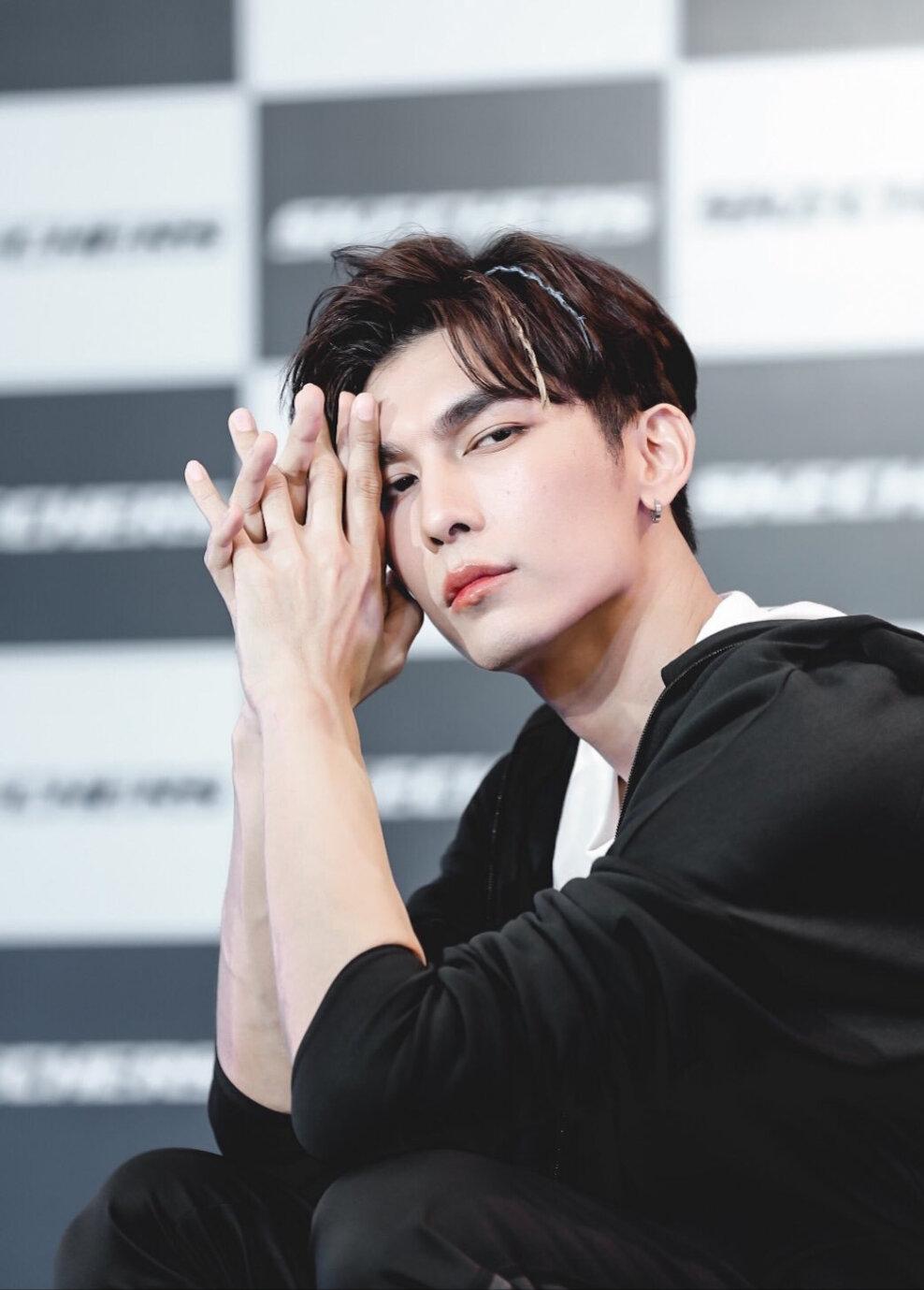 他泰让人一眼万年的外观：妞的鼻尖痣泡芙的笑眼文总的手