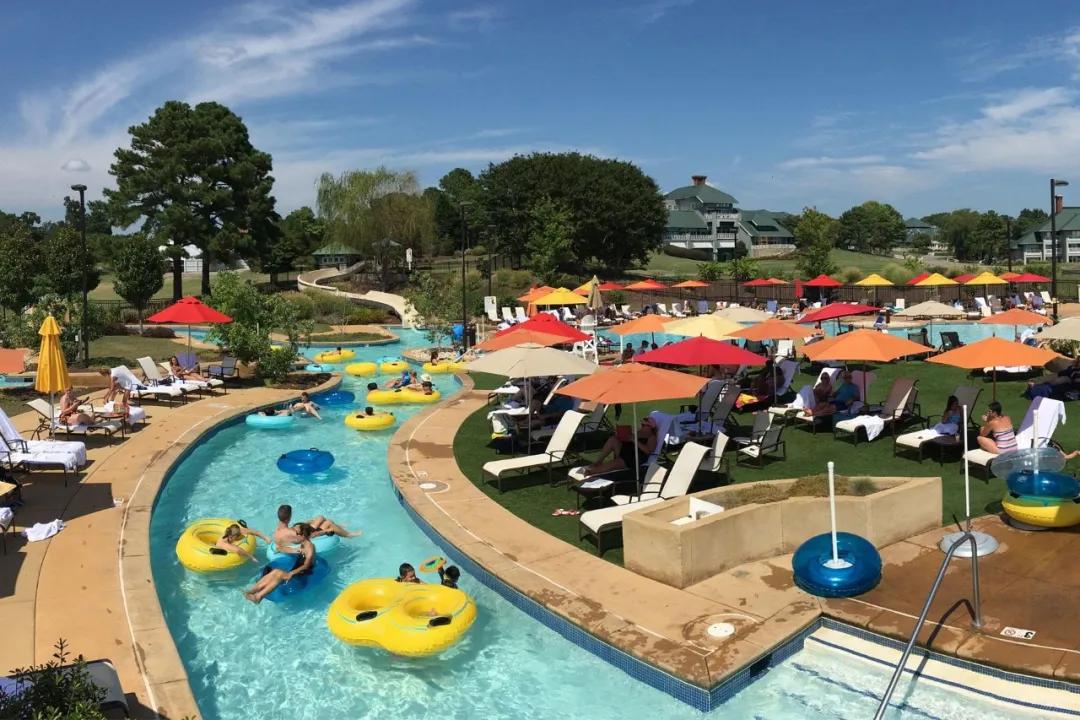 带宝宝去水上乐园玩室外游乐园,带宝宝去水上乐园充气滑梯