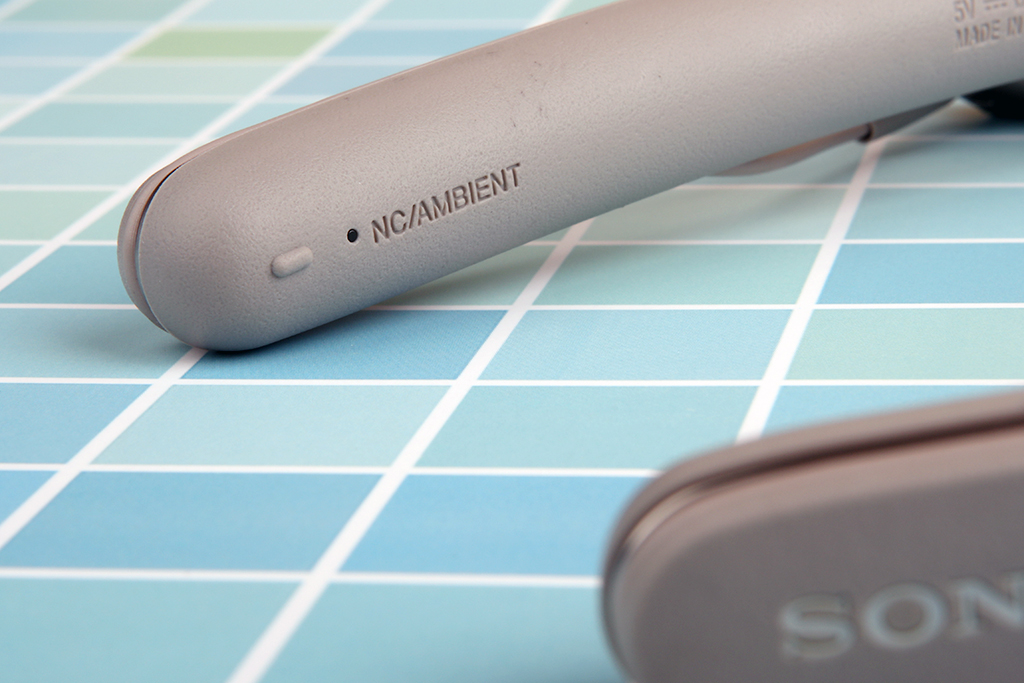 索尼zx300a与xz2,索尼wi-1000x二代测评