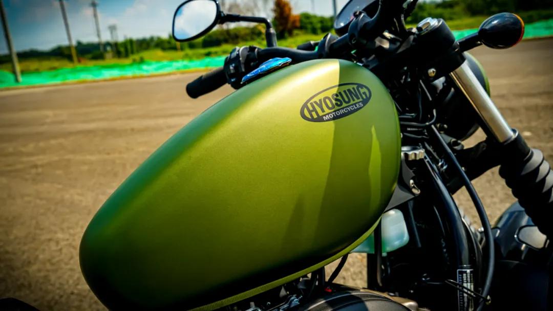 胖虎测评轻骑晓胜GV125S：唯一水冷V缸6气门21980元