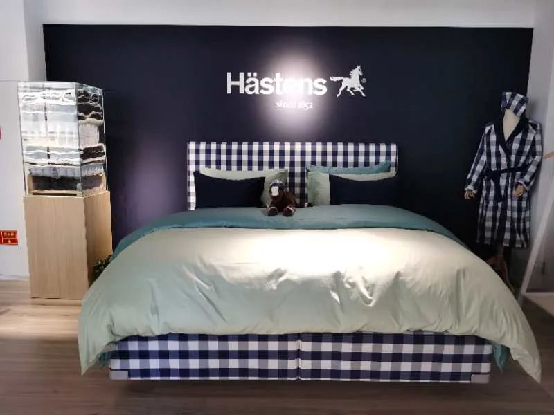 大家都在排队买奢侈品,为什么大家都在买豪车