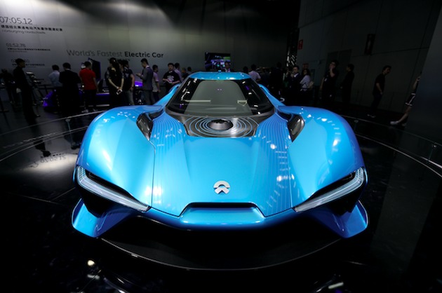 纯电动汽车和油电混动车怎样选,油电混动和增程电动哪个好