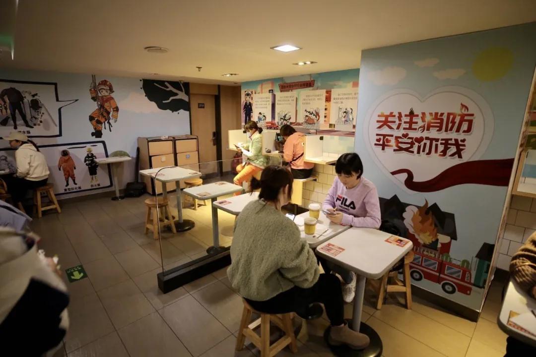 北京一家很火的餐厅,消防主题餐厅西单