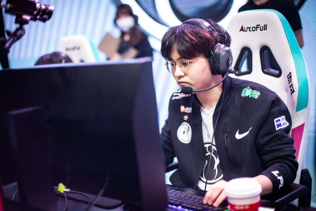 shy哥当初为什么选择ig,shy哥打ig新上单