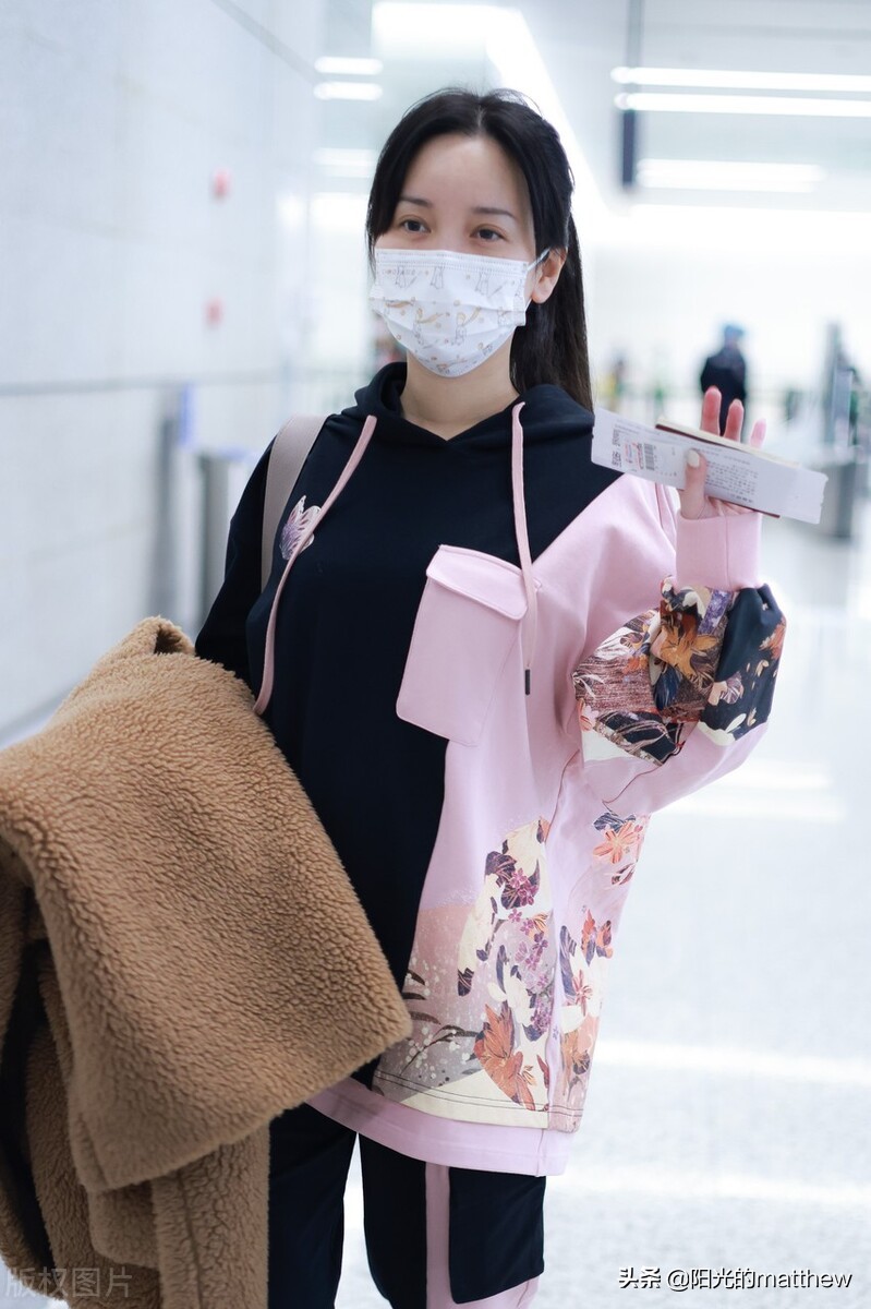 羊羔绒外套女金莎,羊羔绒女外套皮毛一体金莎同款