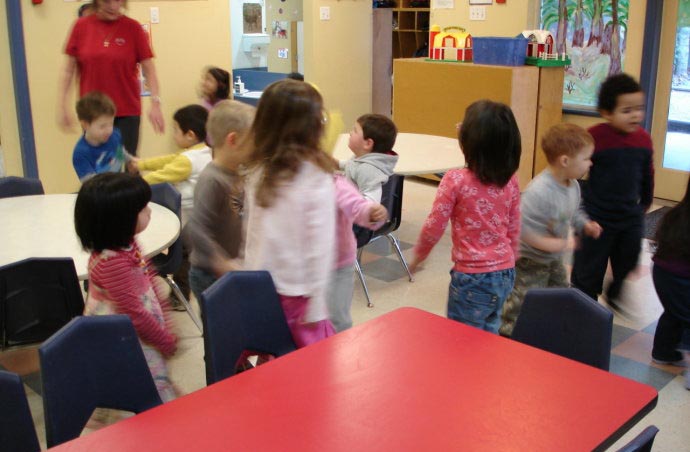 给孩子选幼儿园，看准这4点就可以了