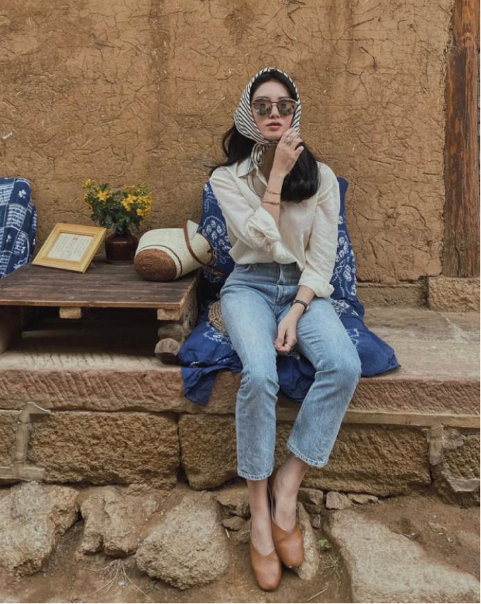 简单粗暴却满满时尚感的丝巾系法,丝巾的三种时尚系法小技巧