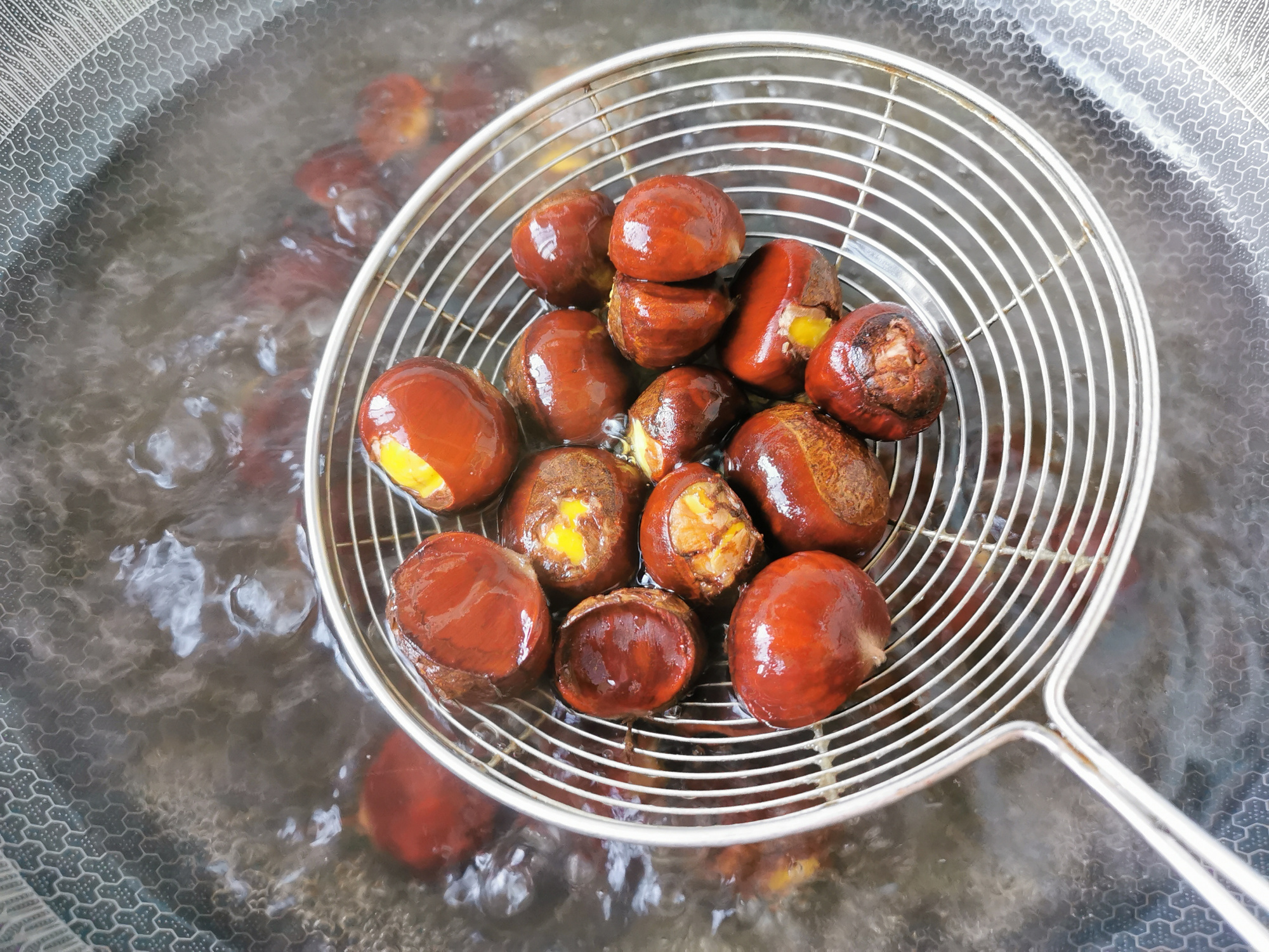 板栗怎么炒好吃板栗去壳妙招,生板栗快速去壳