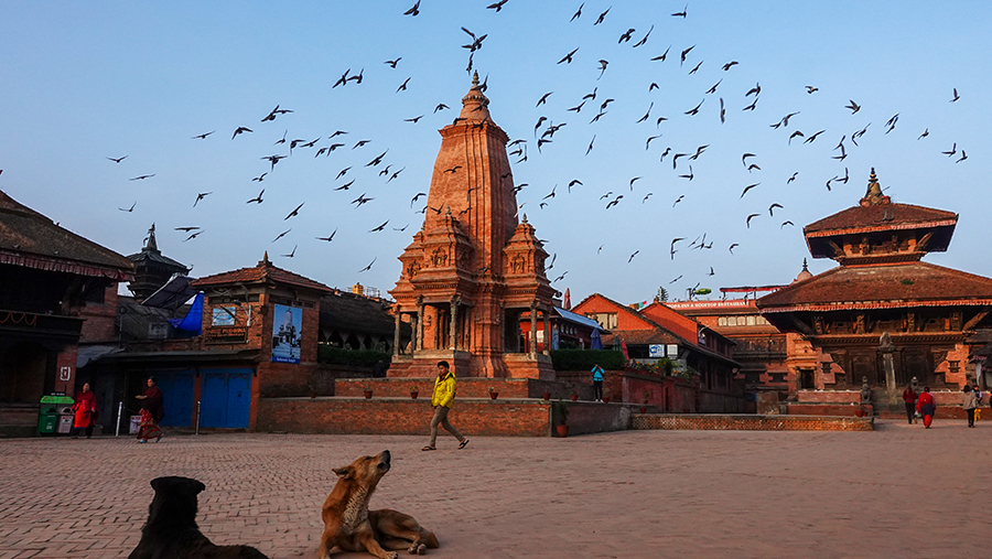 尼泊尔十堰,尼泊尔为什么这么穷