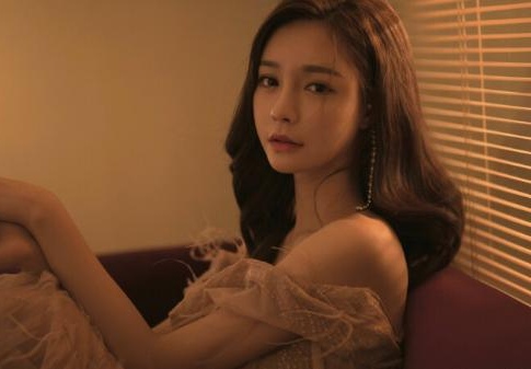 沈梦辰二手衣服,沈梦辰在闲鱼高价出售二手衣服