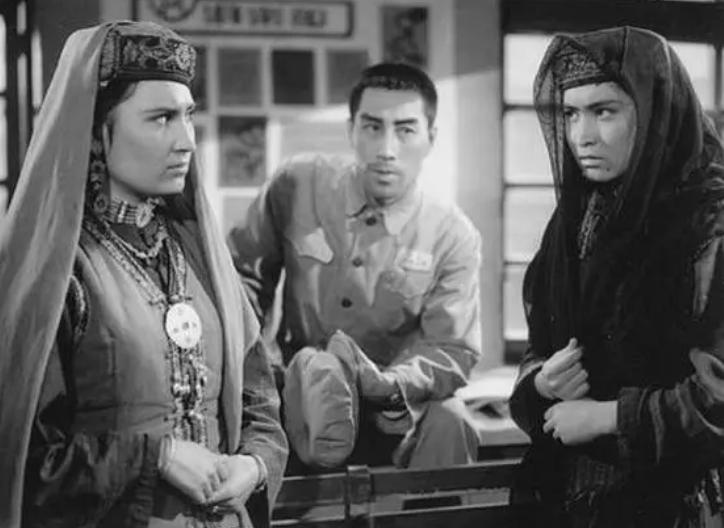 华语十大谍战片，李克农促成经典，其中一部是《无间道》的老祖宗