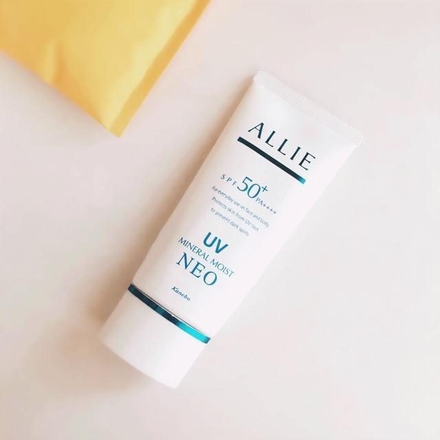 夏日必备防晒霜,夏天必备防晒霜学生版