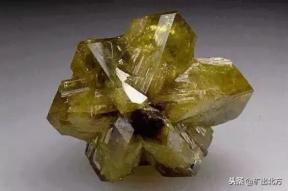 看到哪些标志要远离呢,看到这几种东西千万不要捡