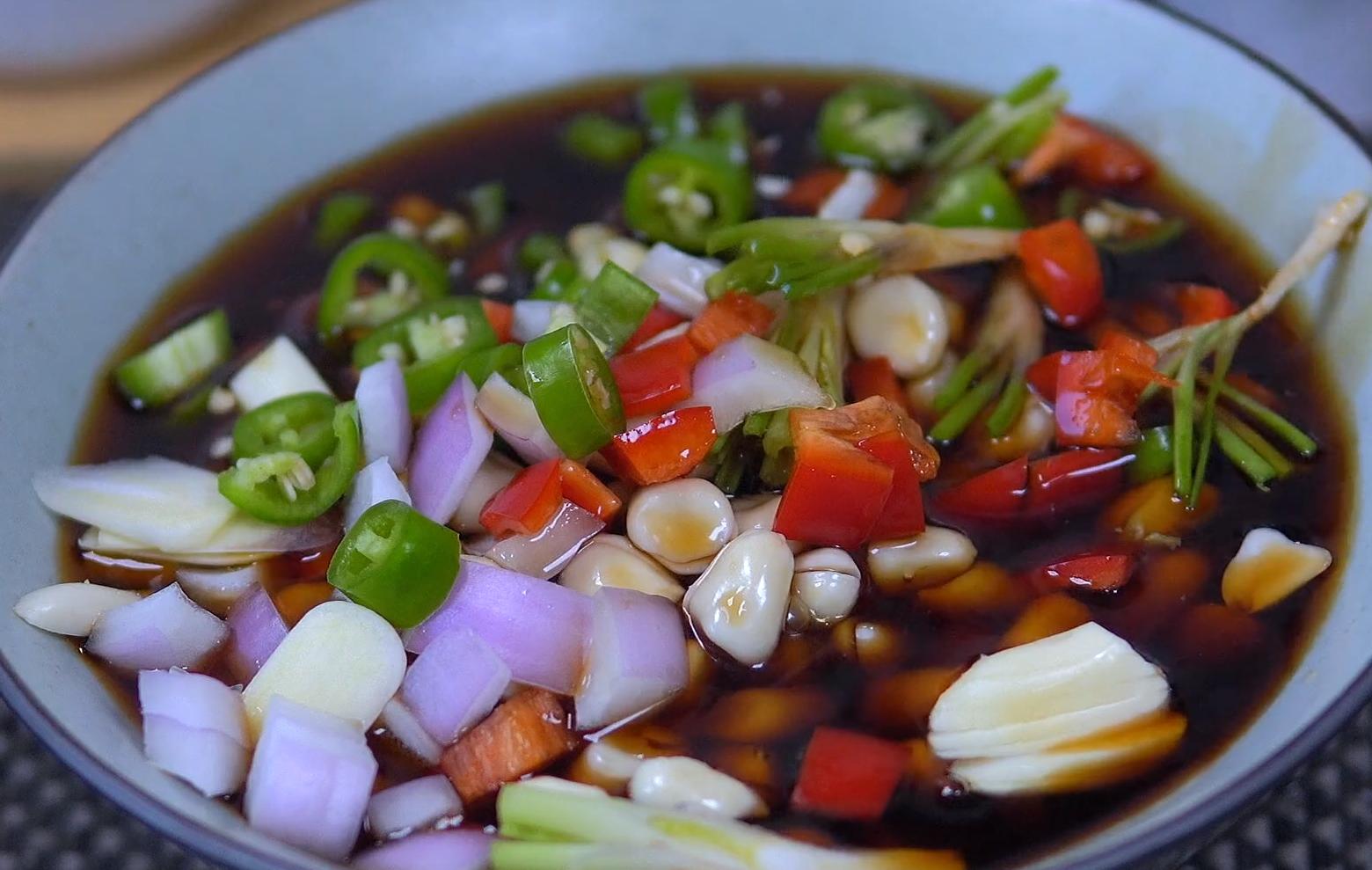 油炸花生泡醋吃可以吗有什么效果,花生泡醋的正确做法与吃法是什么