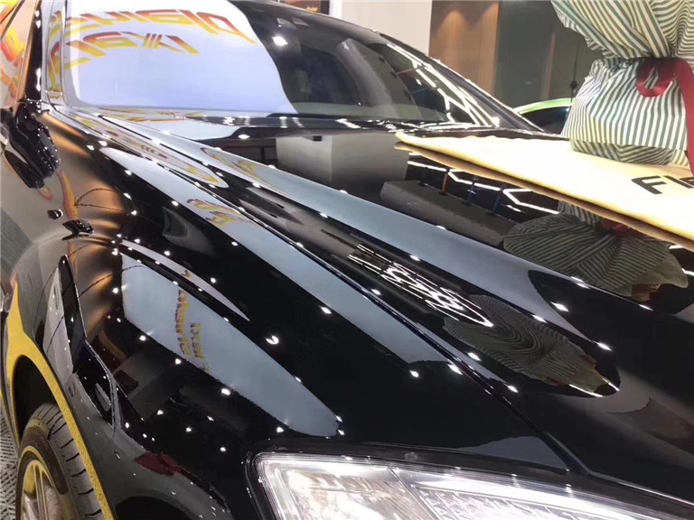 新车镀晶好还是贴膜好,镀晶膜和隐形车衣哪个好