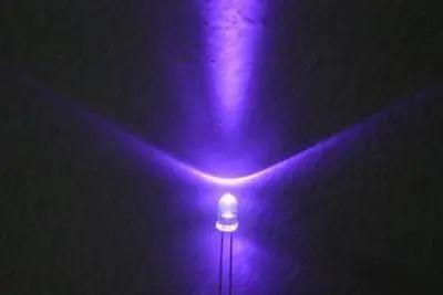 什么会导致手变黑,让手变白而且能脱皮