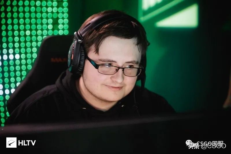 「CSGO杂谈」秃瑟：选手二月红黑榜，双小将冲天，拉胯皆豪门