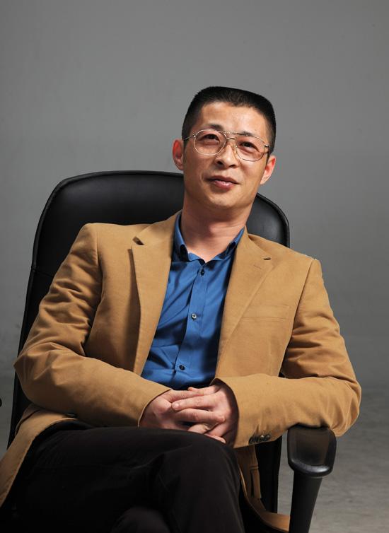 拿8000元创业，如今年销售超过千亿，被称为“中国电池大王”