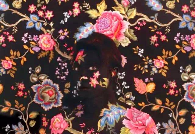 90后美女画家为自己画,中国女画家画人物肖像