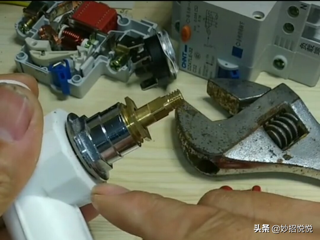 教你修混水阀,请师傅更换一个混水阀多少钱