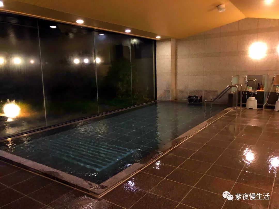 未见富士，幸运依在-秀峰阁湖月