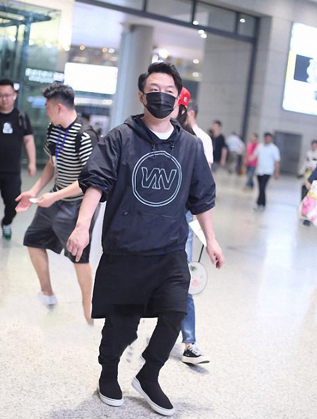 榛勬袱涓汉绌挎惌,榛勬袱鏃ュ父绌挎惌