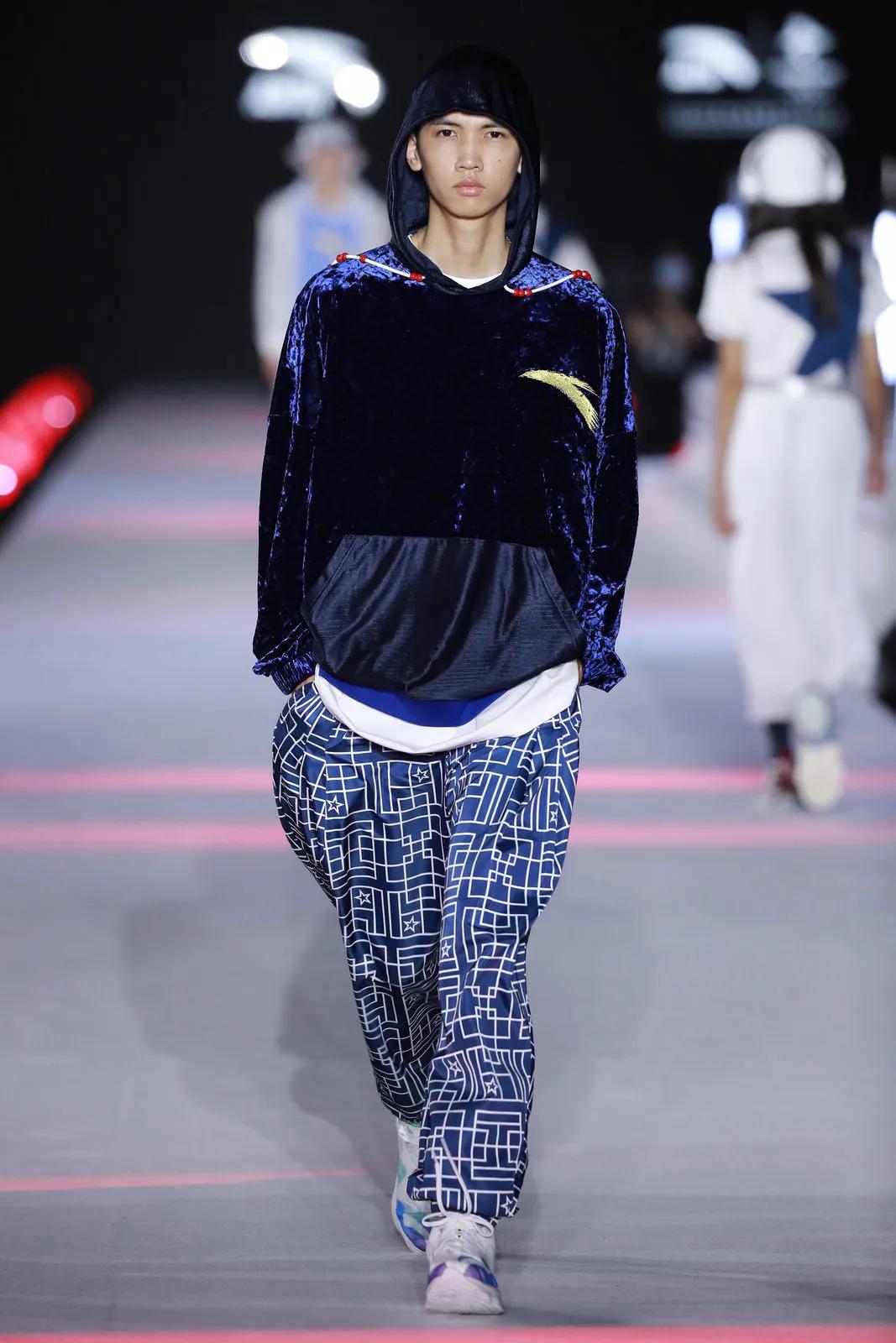 安踏争议广告,安踏广告不走寻常路