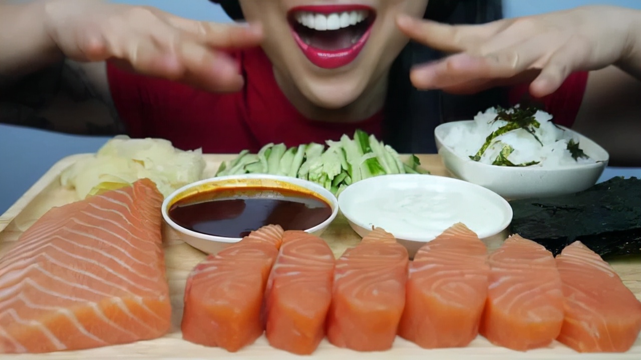 提醒这3种食物尽量别吃,医生提醒四种鱼要少吃