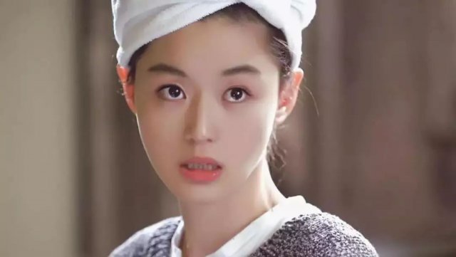 抗衰老精华哪个好用实惠,美白精华和抗衰老精华的先后顺序