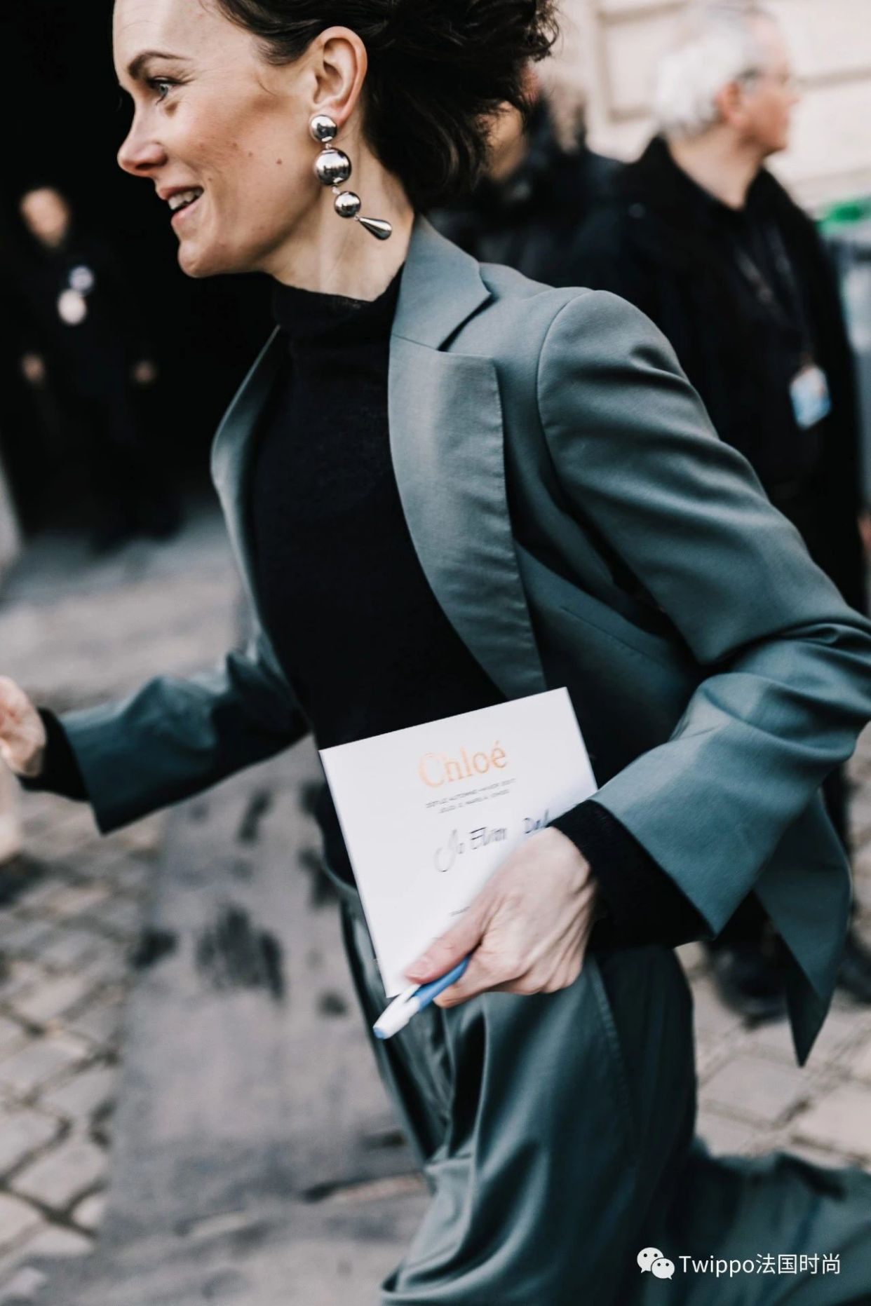 有文化的人应该怎么去说话,有文化的人该如何穿搭衣服