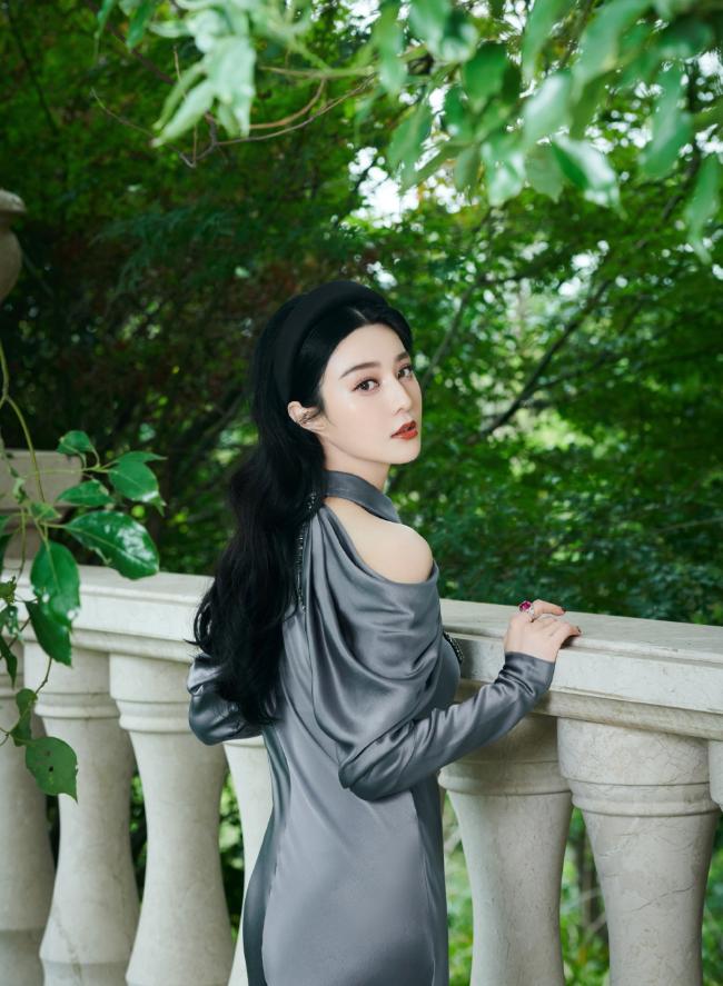 范冰冰咖位大于章子怡,范冰冰stephanerolland2012秋冬高定