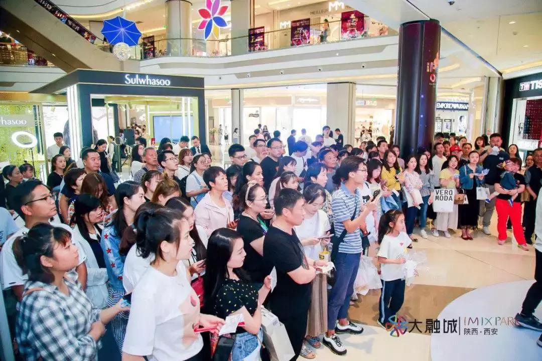 西安大融城化妆品,惊喜化妆品套装