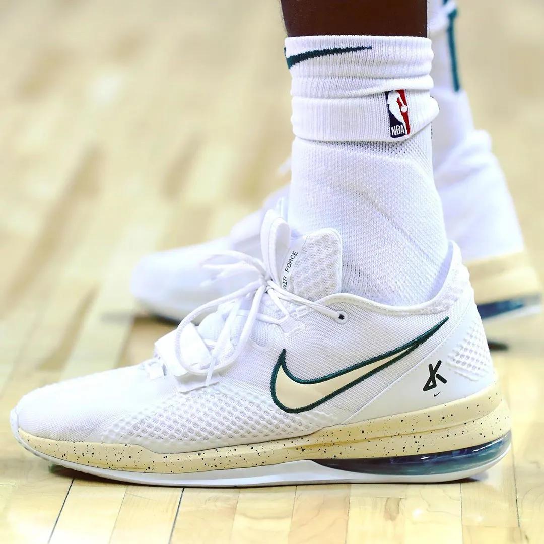 nba球员上脚过的李宁,nba球员上脚库里球鞋