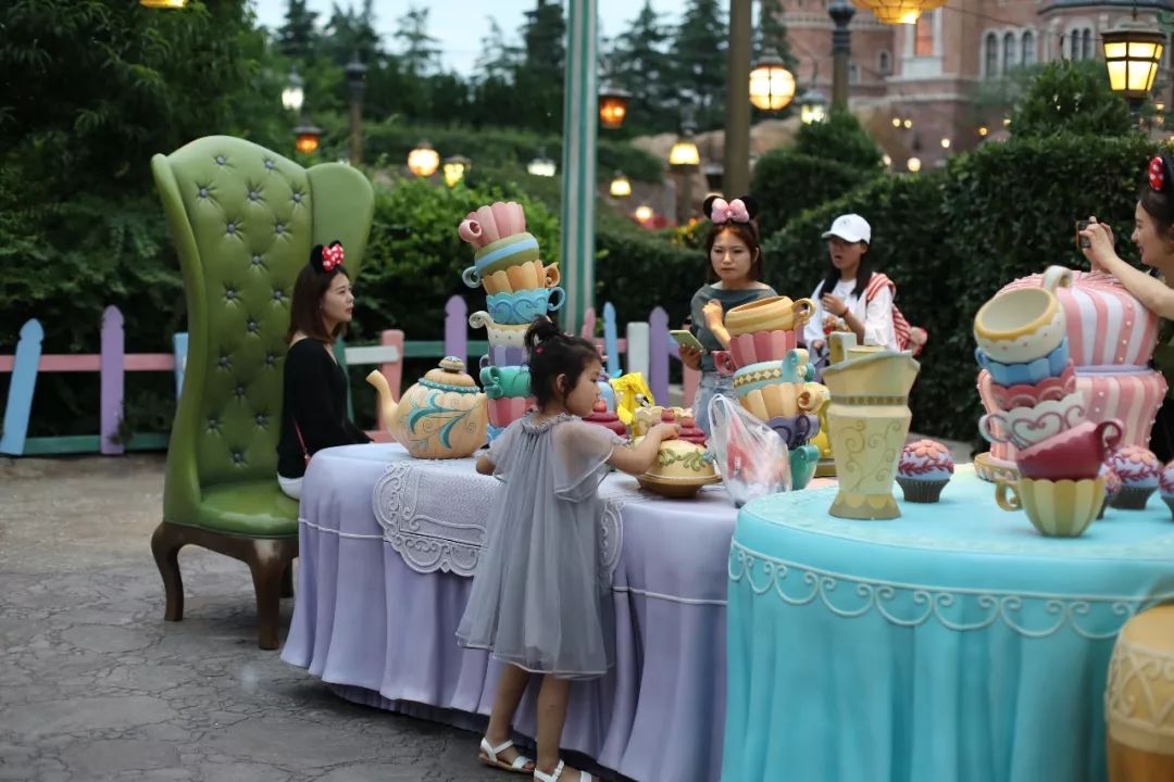 暑假两个人去北京五六天2000够吗,暑假两个人去青岛多少费用