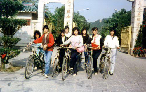 从打工妹到亿万身家完整版,从被人看不起的打工妹到月薪过万