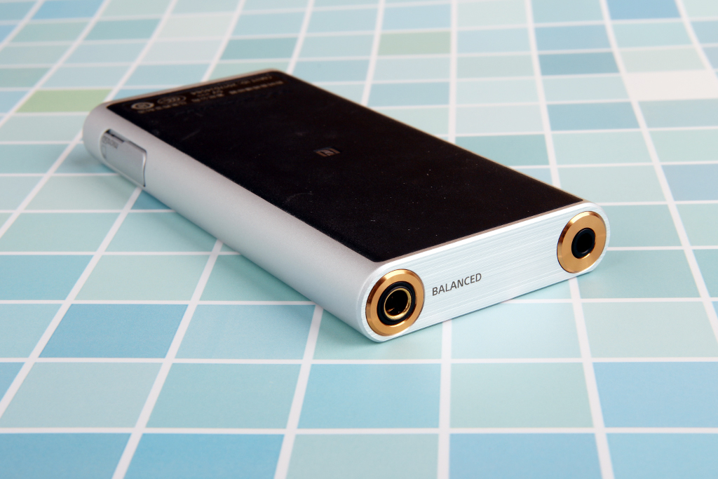 索尼zx300和a306,索尼zx300和zx505哪个听感更好