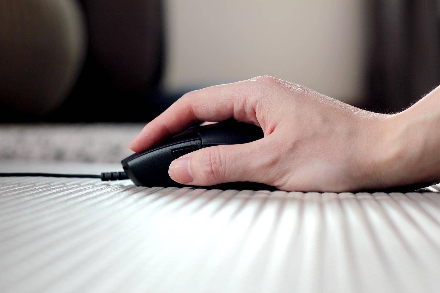 罗技g102二代和一代外观的区别,为什么这么多人推荐罗技g102