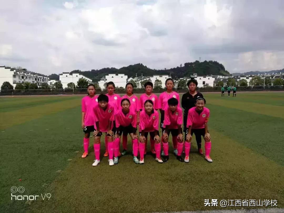 女足厉害了,学校女足足球比赛