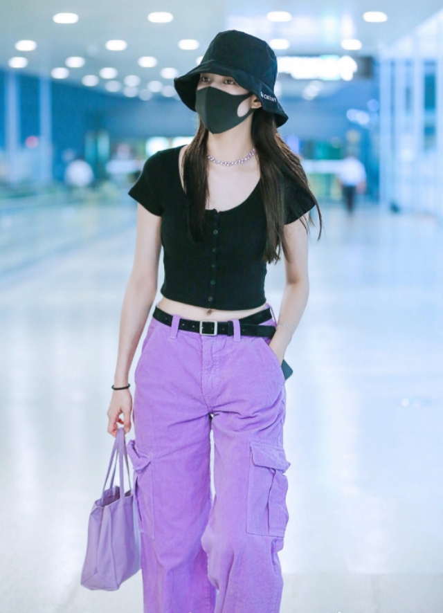 街拍复古风拍照姿势,街拍凹造型图片大全