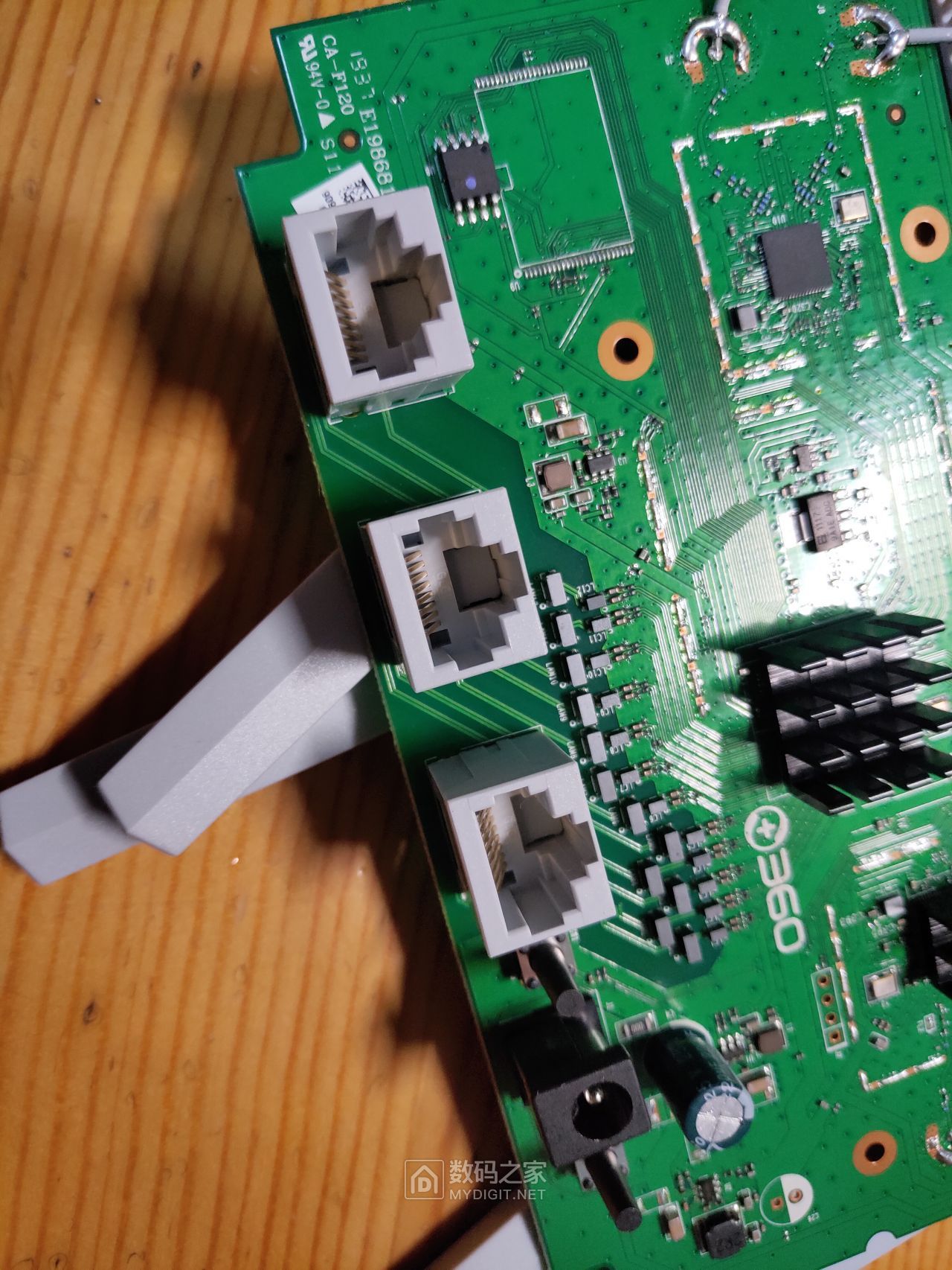 360安全盾t5g路由器评测,360v5s路由器与v5s加强版对比评测