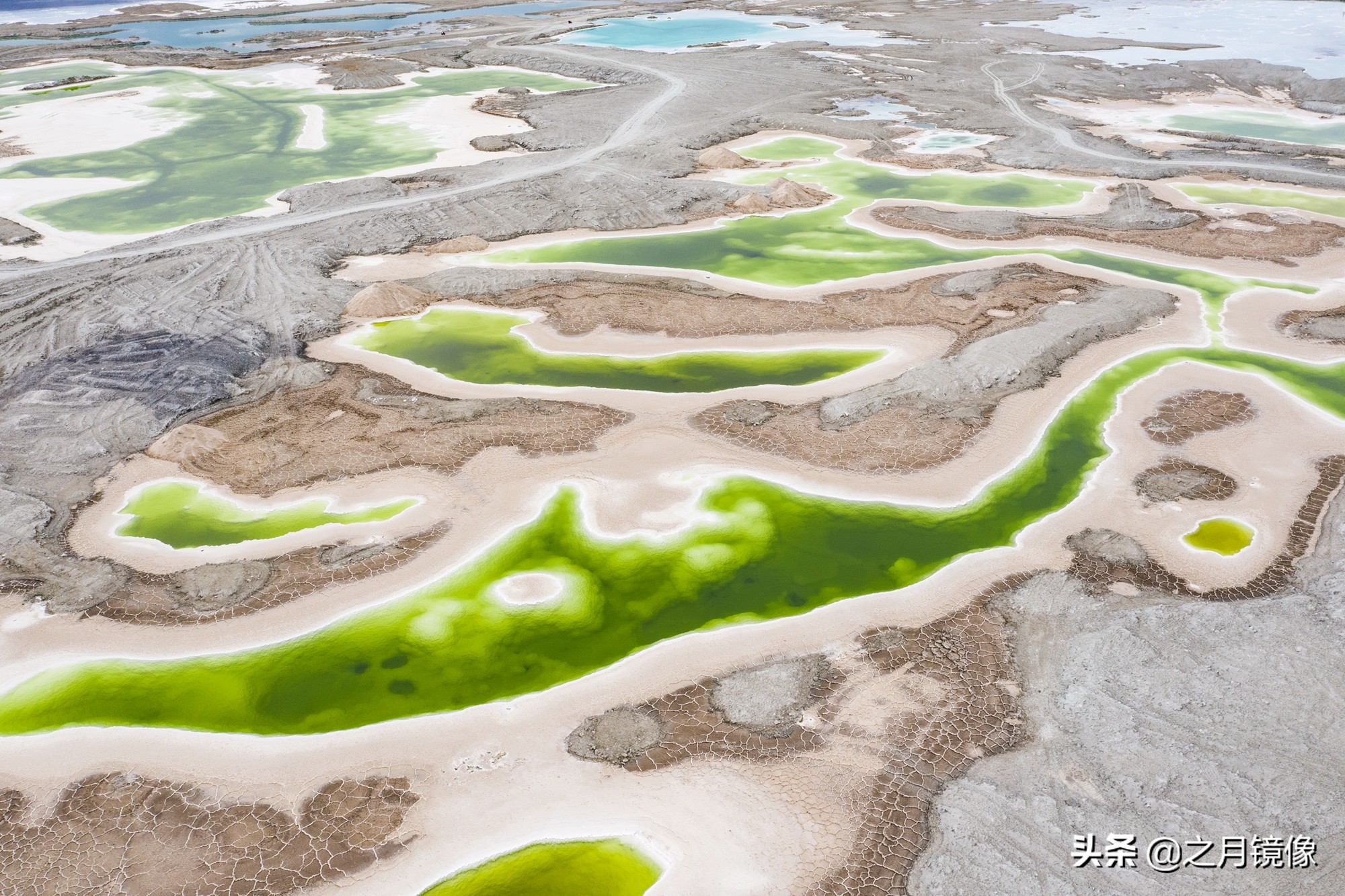 大柴达木湖和大柴旦翡翠湖,大柴旦翡翠湖在柴达木盆地