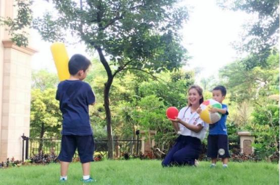 与人交往时胆小怯懦?父母不妨试试这三招,帮助孩子提升社交力